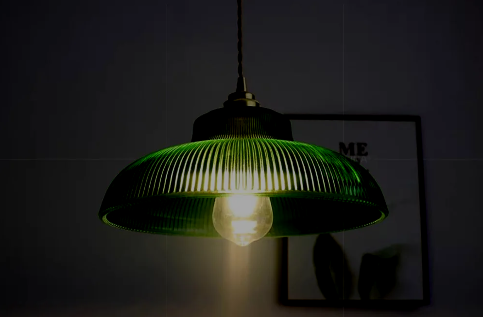 Verdelume Pendant Light – Vintage Green Glass Hanging Lamp | Retro Ambient Lighting for Timeless Interiors