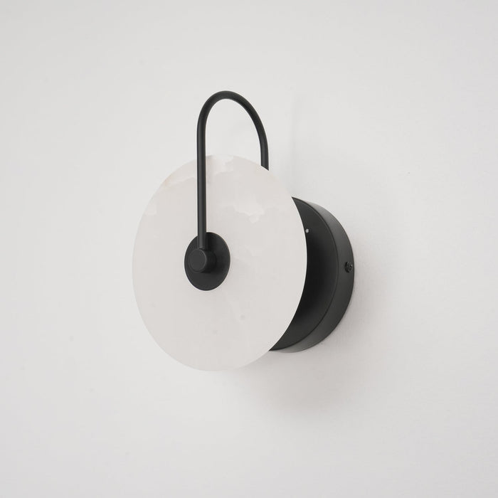 Soothing Alabaster LED Wall Light – Natural Elegance with Warm Ambient Glow