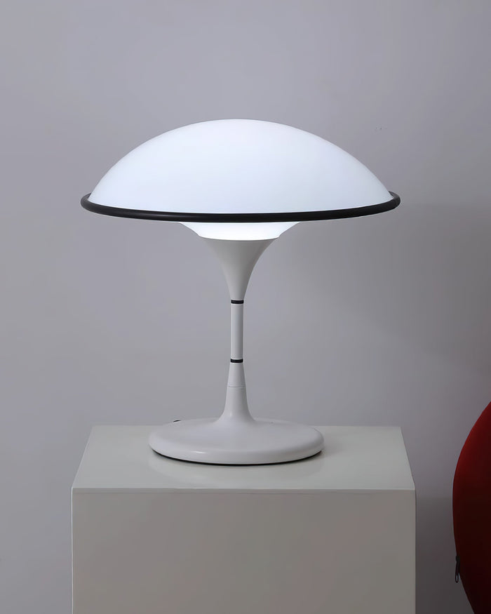Fontana Retro Table Lamp – Vintage Character with Modern Elegance