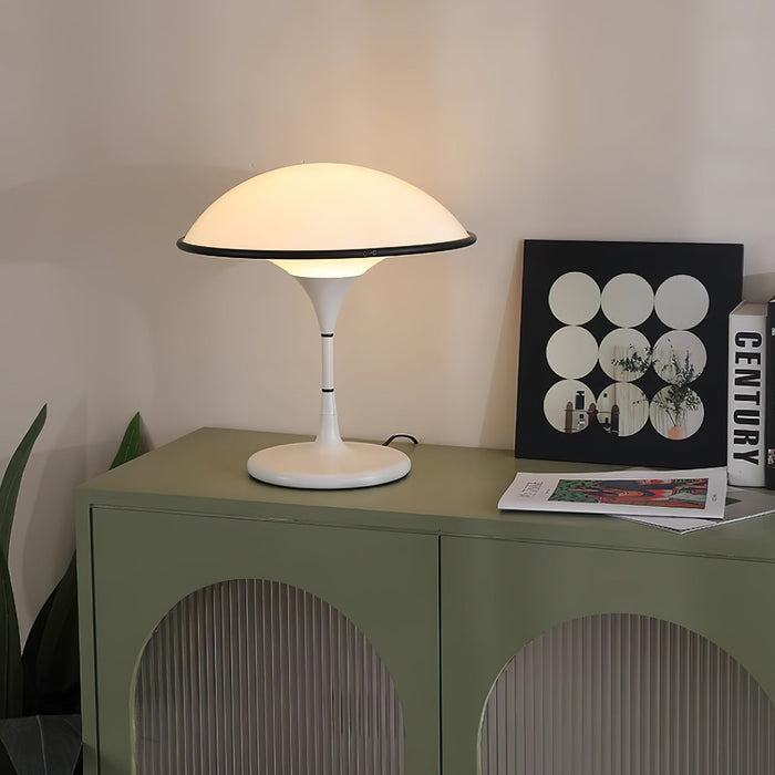 Fontana Retro Table Lamp – Vintage Character with Modern Elegance