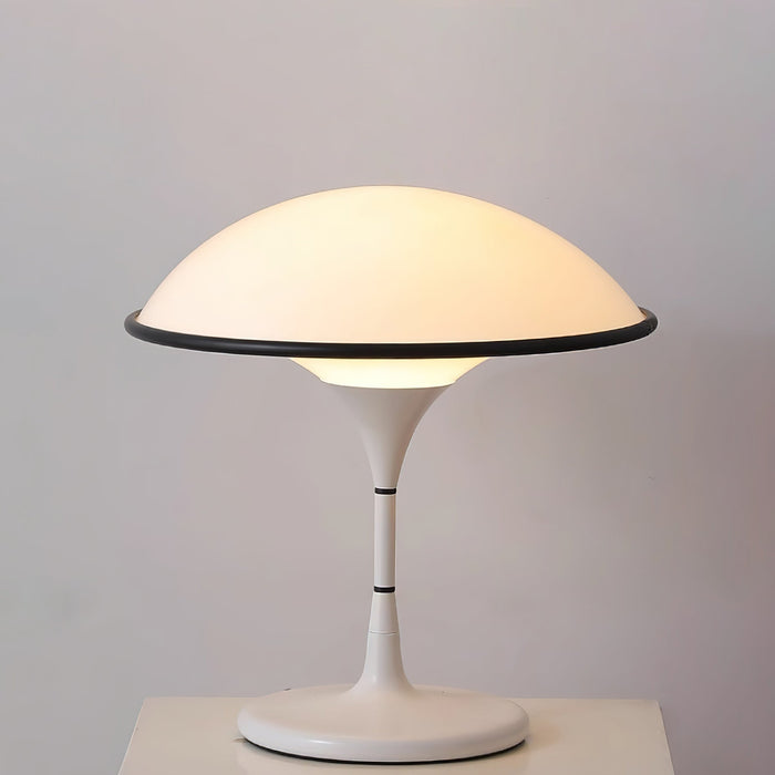 Fontana Retro Table Lamp – Vintage Character with Modern Elegance