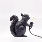 Nordic Squirrel Table Lamp – Decorative Animal Lighting | Scandinavian Kids’ Room Accent