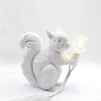 Nordic Squirrel Table Lamp – Decorative Animal Lighting | Scandinavian Kids’ Room Accent