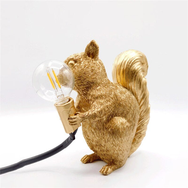 Nordic Squirrel Table Lamp – Decorative Animal Lighting | Scandinavian Kids’ Room Accent