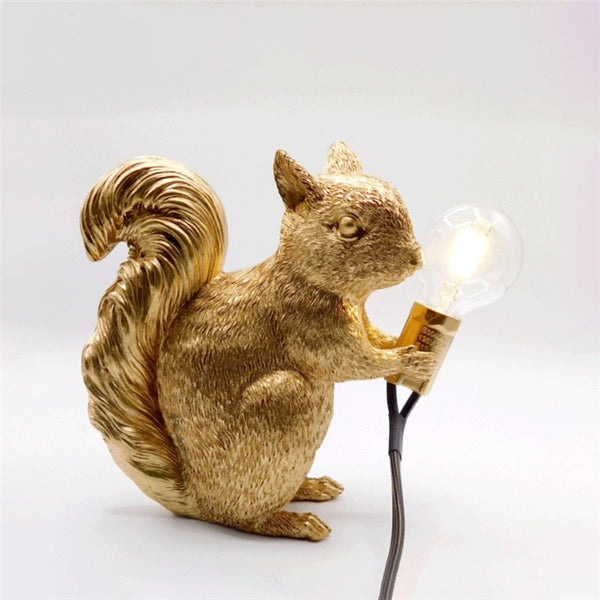 Nordic Squirrel Table Lamp – Decorative Animal Lighting | Scandinavian Kids’ Room Accent