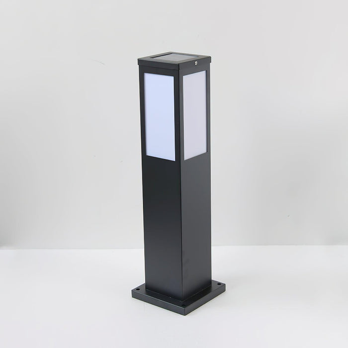 Kuzco Outdoor Lamp – Modern Architectural Wall Light | IP65 Weather-Resistant Exterior Lighting