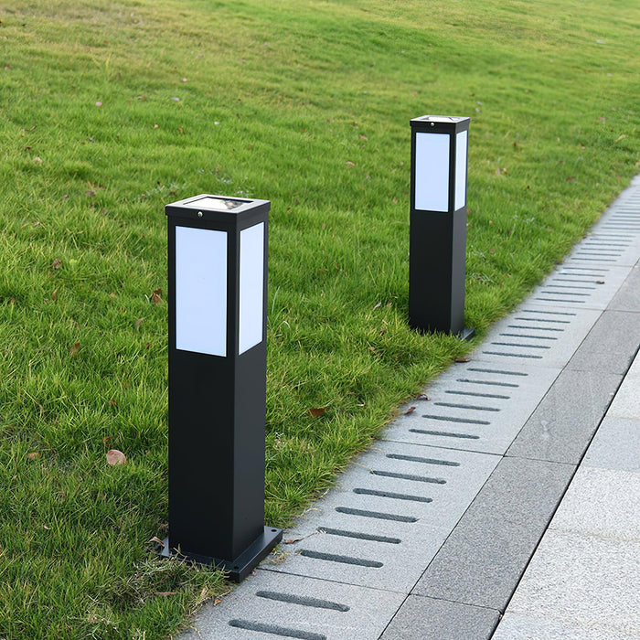 Kuzco Outdoor Lamp – Modern Architectural Wall Light | IP65 Weather-Resistant Exterior Lighting
