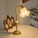 RoseLamp Brass Flower Table Lamp – Vintage Elegance with Floral Inspiration