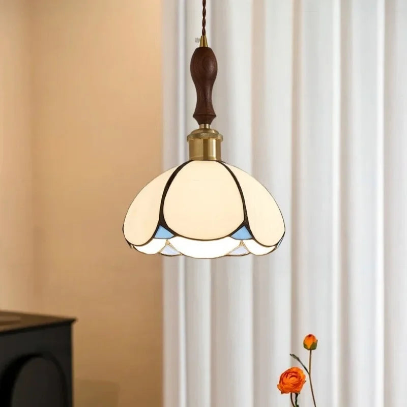 Heritage Tiffany Pendant Light – Stained Glass Ceiling Lamp | Vintage Ambient Lighting | Timeless Interior Elegance