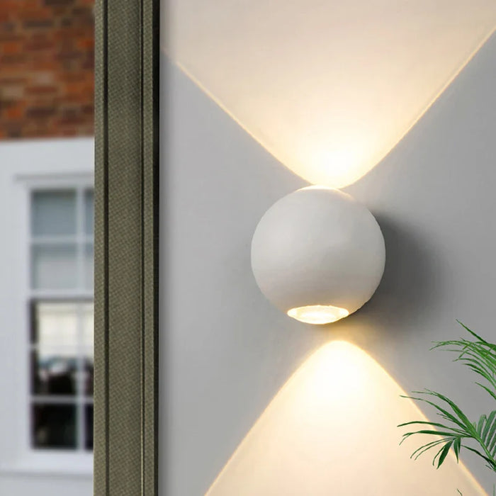 Orion Aluminium Globe Wall Light – Modern Outdoor LED Wall Lamp | IP65 Weatherproof | Contemporary Architectural Lighting