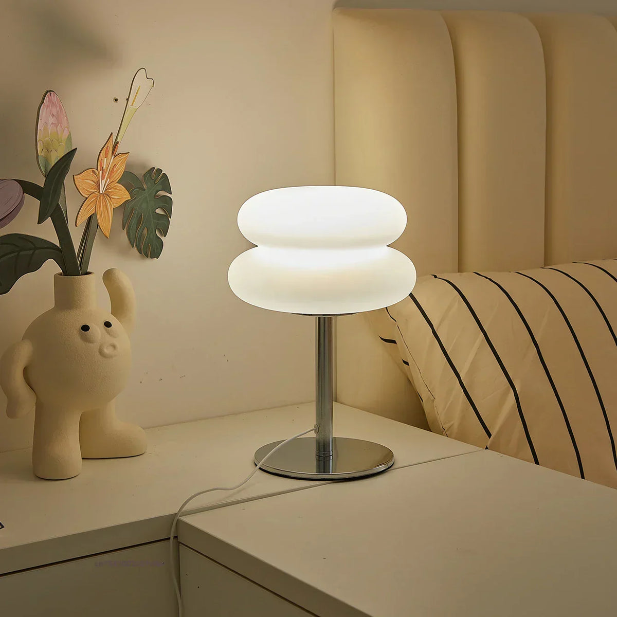 LumiMush Bauhaus Table Lamp – Retro Mushroom Lamp with 9-Level Dimming