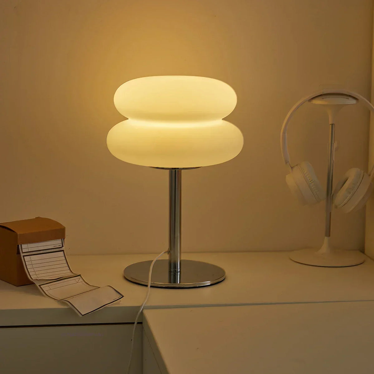 LumiMush Bauhaus Table Lamp – Retro Mushroom Lamp with 9-Level Dimming