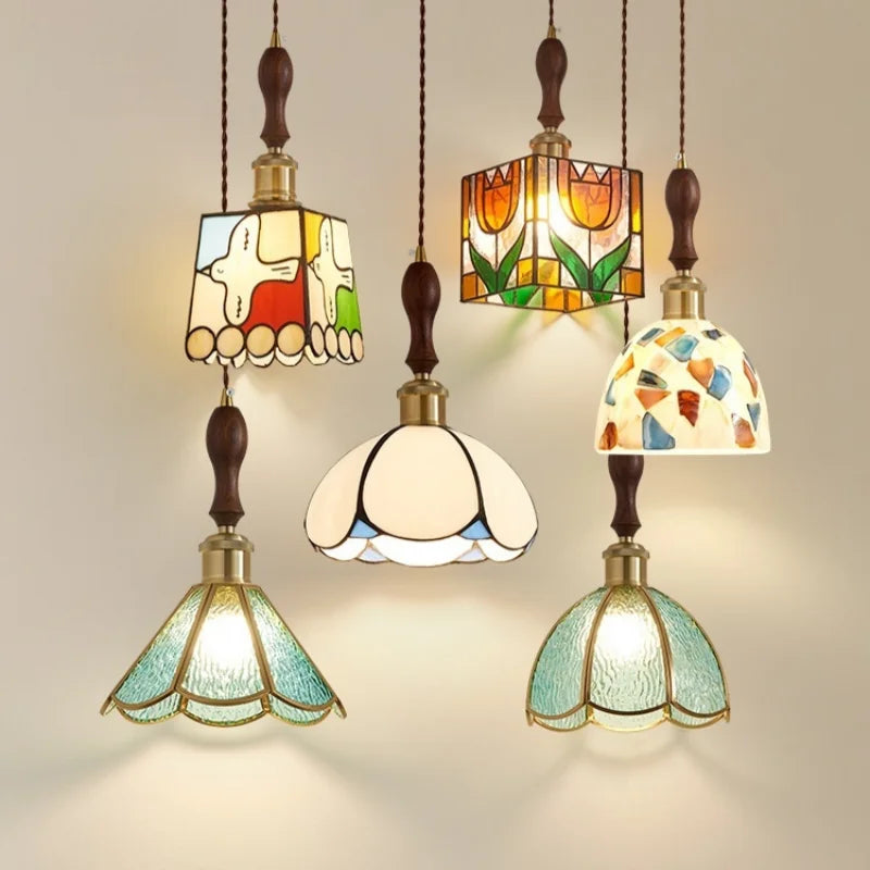 Heritage Tiffany Pendant Light – Stained Glass Ceiling Lamp | Vintage Ambient Lighting | Timeless Interior Elegance