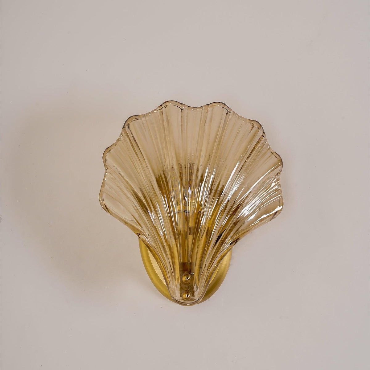 PearlShell Wall Light – Coastal Glass & Brass Sconce | Luxury Nautical Accent Lighting