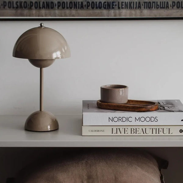 Lunarglo Table Lamp – Wireless Designer Lamp with Timeless Mid-Century Style