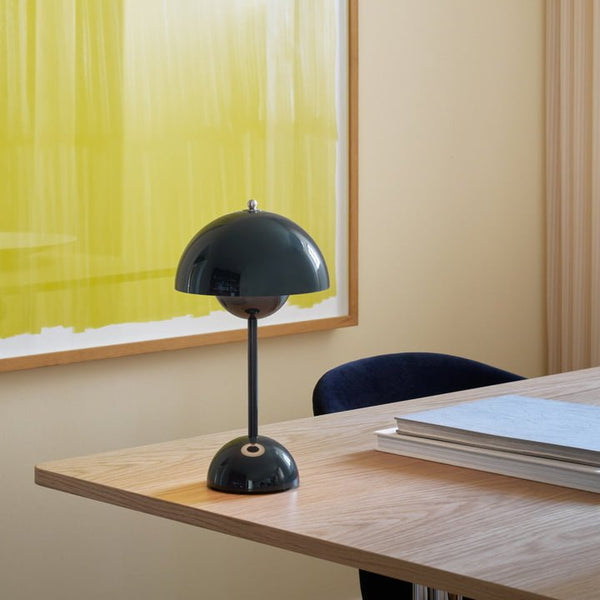Lunarglo Table Lamp – Wireless Designer Lamp with Timeless Mid-Century Style