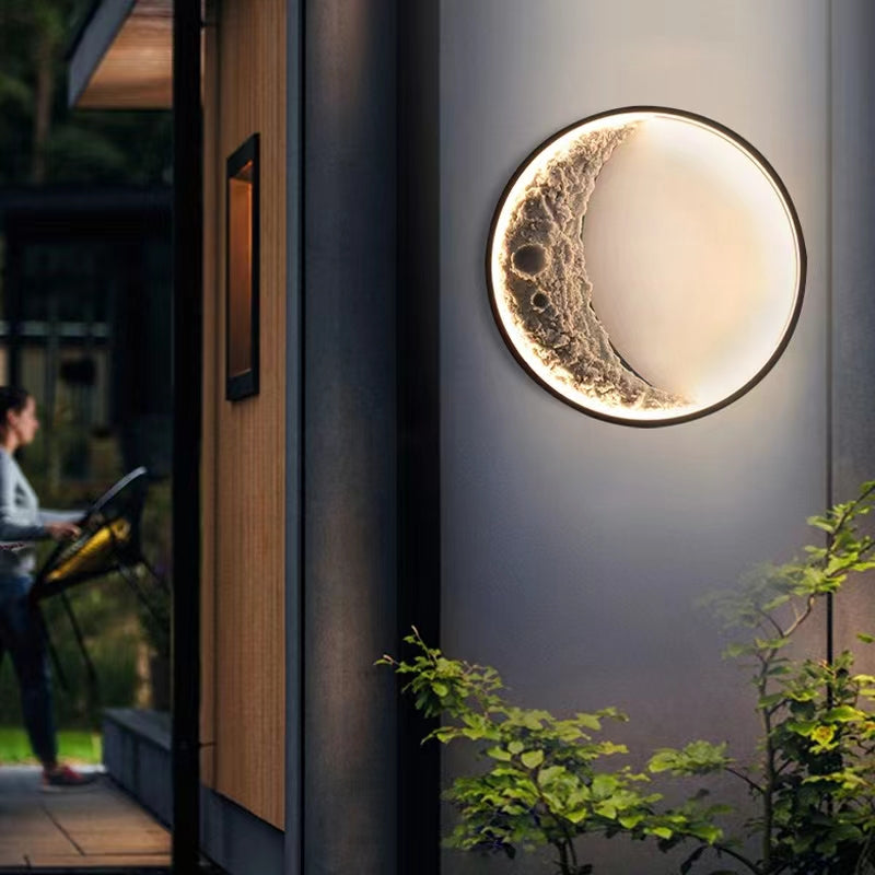 LunaGarden Outdoor Wall Light – Moon-Inspired LED Feature Light | Waterproof Garden Lighting | Contemporary Exterior Déco