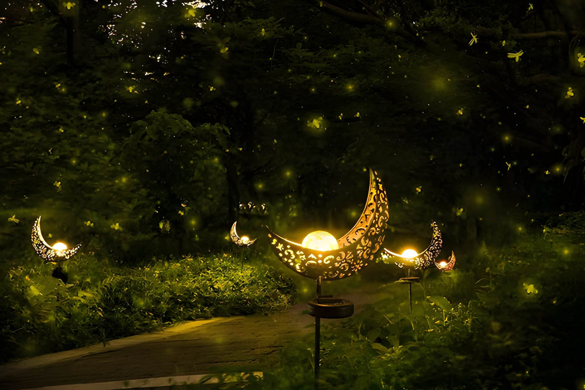 Heavenly Garden Light – Decorative Solar Garden Lamp | Weather-Resistant Outdoor Lighting