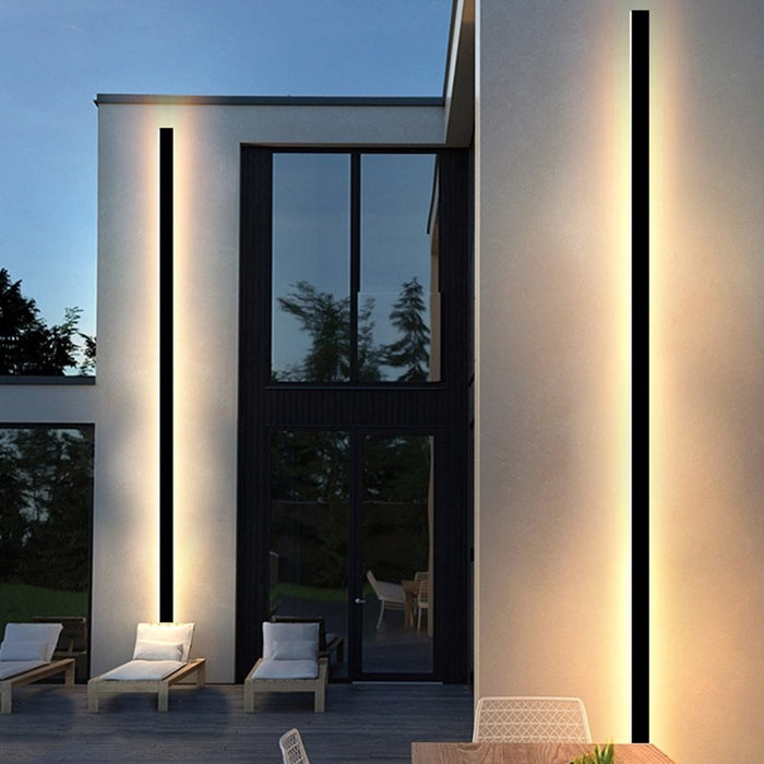 Helios LED Wall Light – Modern Outdoor Elegance with Timeless Appeal