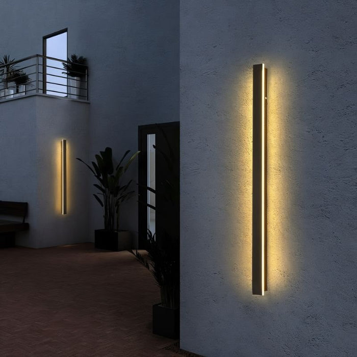 Helios LED Wall Light – Modern Outdoor Elegance with Timeless Appeal