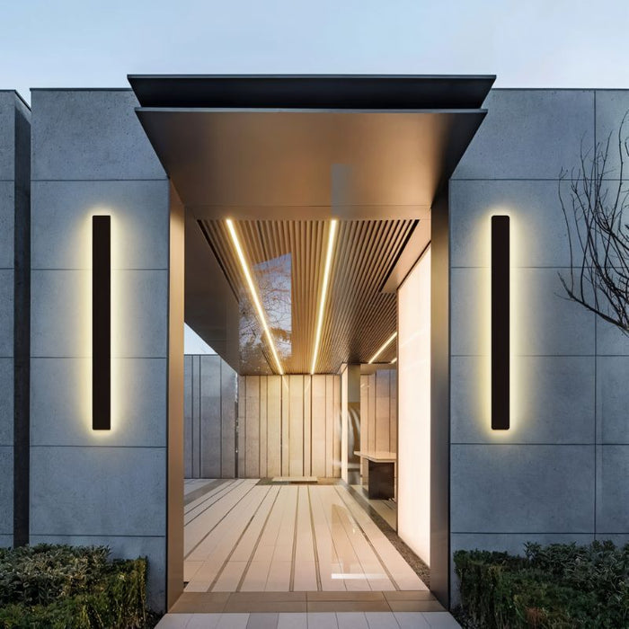 Helios LED Wall Light – Modern Outdoor Elegance with Timeless Appeal
