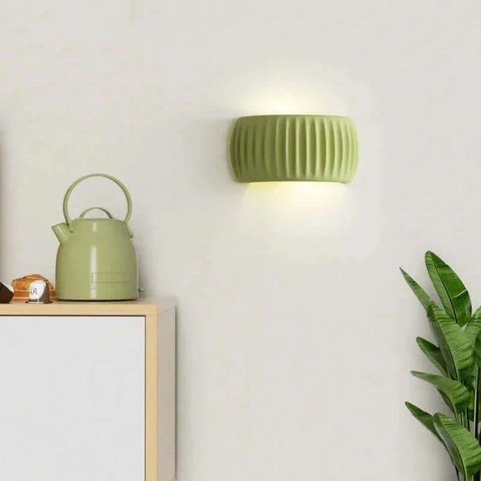 Nordic Ripple Wall Light – Sculptural Resin Sconce | Contemporary Scandinavian Accent Lighting