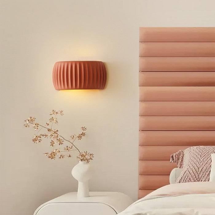 Nordic Ripple Wall Light – Sculptural Resin Sconce | Contemporary Scandinavian Accent Lighting