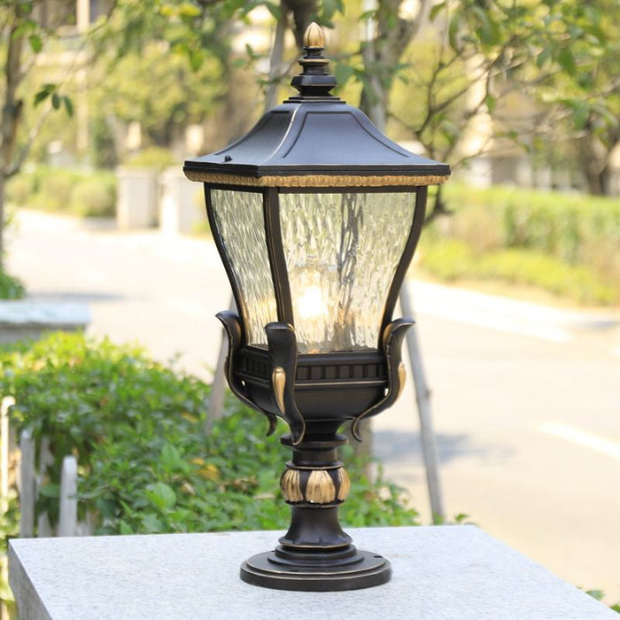 Timeless Outdoor Lantern – Modern LED Pillar Light for Outdoor Spaces