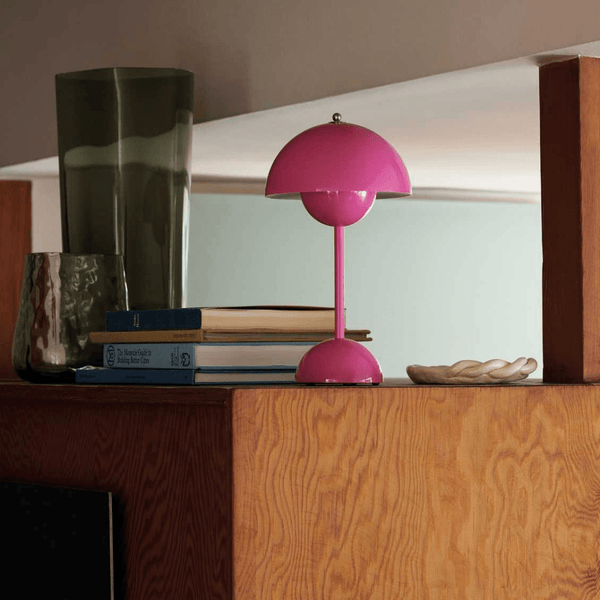 Lunarglo Table Lamp – Wireless Designer Lamp with Timeless Mid-Century Style